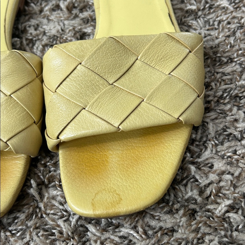 Silent D Anthropologie Ayda Yellow Leather Braided Slide Sandals Sz 37 - Picture 3 of 9